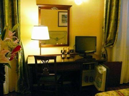 Hotel La Loggia Местрино Экстерьер фото